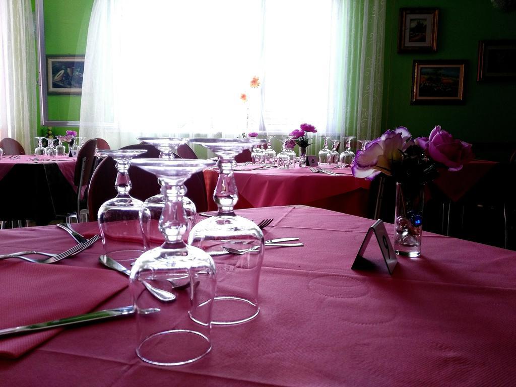 Hotel Simon Римини Экстерьер фото